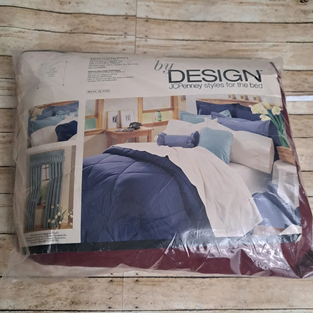 By Design JCPenney Styles For The Bed  200C Burgandy Twin Fitted Sheet